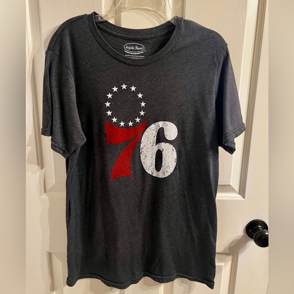 Philadelphia 76ers T-Shirt - Picture 1 of 1